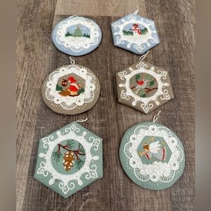Lot of vintage Holiday Christmas Embroidered Ornament Set - Multicolor